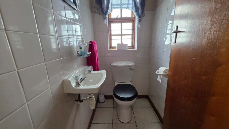 2 Bedroom Property for Sale in Mossel Bay Central Western Cape